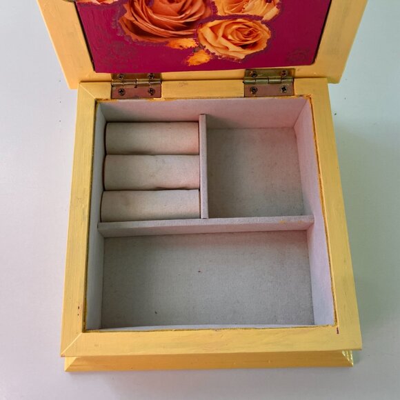 Vintage Wood Flower Jewelry Box - Découpage and Painted, 1980's - Picture 8 of 8
